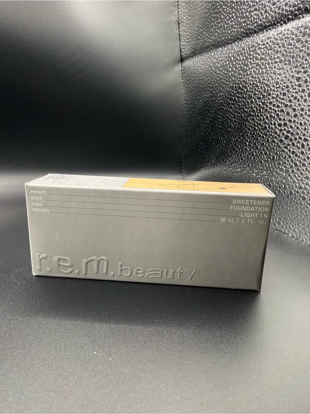 r.e.m.beauty Sweetener Foundation - shade Light 1N—